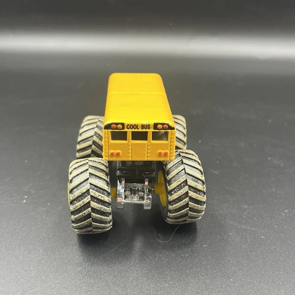 Hot Wheels Monster Jam Trucks 1:64 Scale Diecast Higher‎ Education Bus